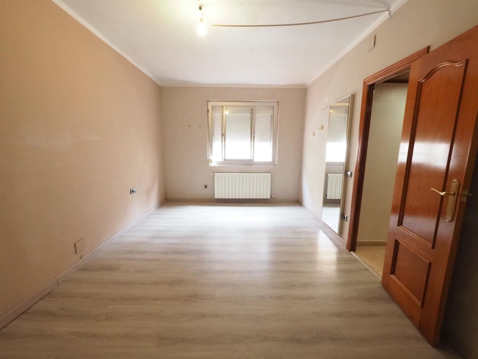 3 bedroom Flat for sale in Badalona - € 200,000 (Ref: 9908443)