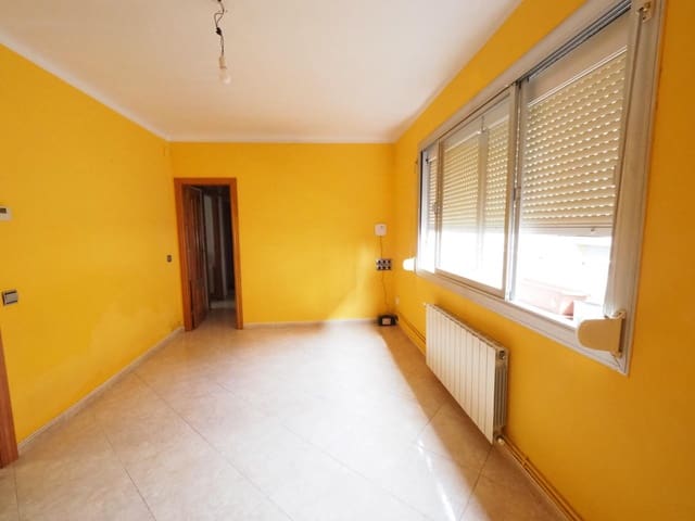 3 slaapkamer Flat te koop in Badalona - € 200.000 (Ref: 9908443)