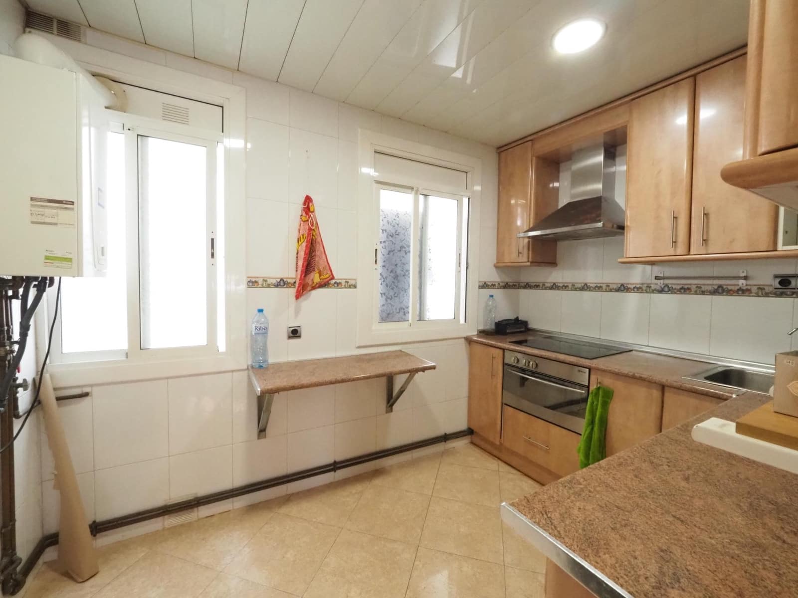 3 bedroom Flat for sale in Badalona - € 200,000 (Ref: 9908443)