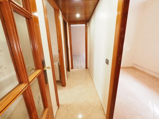 3 slaapkamer Flat te koop in Badalona - € 200.000 (Ref: 9908443)