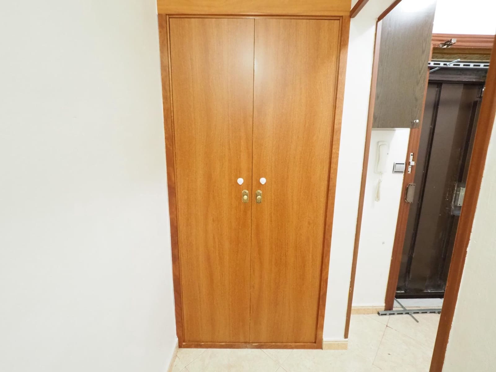 3 bedroom Flat for sale in Badalona - € 200,000 (Ref: 9908443)