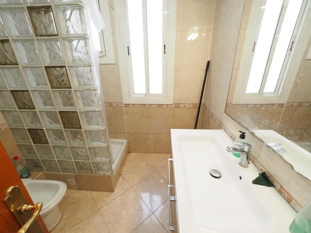 3 slaapkamer Flat te koop in Badalona - € 200.000 (Ref: 9908443)