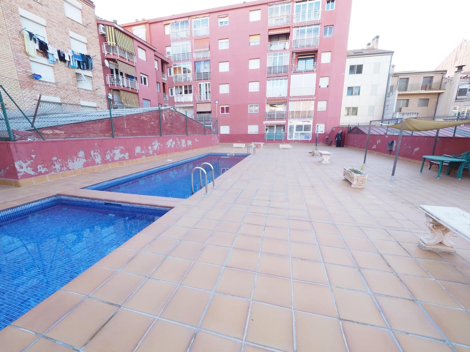4 Zimmer Wohnung zu verkaufen in Manresa mit Pool - 146.000 € (Ref: 9908445)