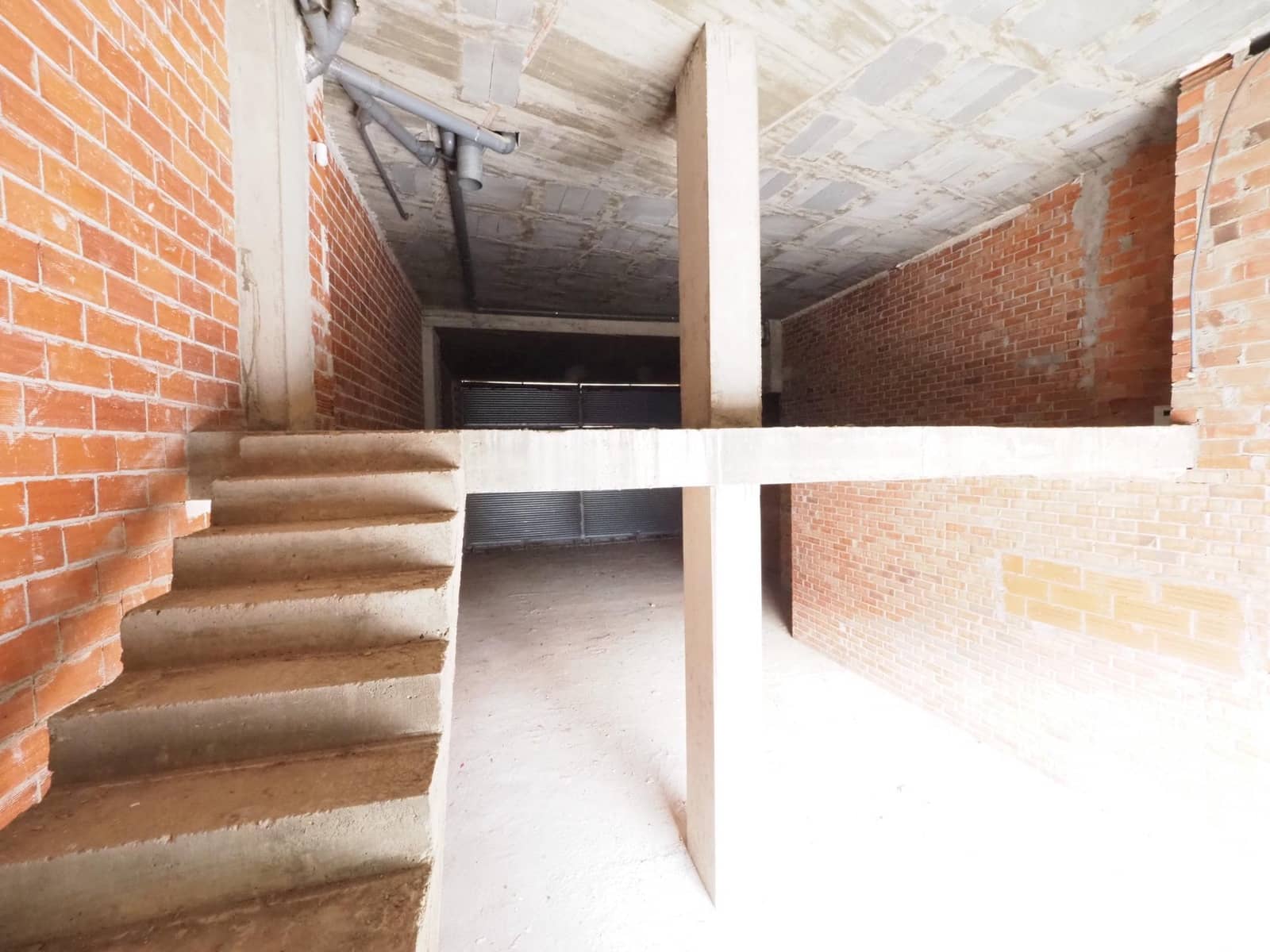 Commercial for sale in Terrassa - € 165,000 (Ref: 9908447)
