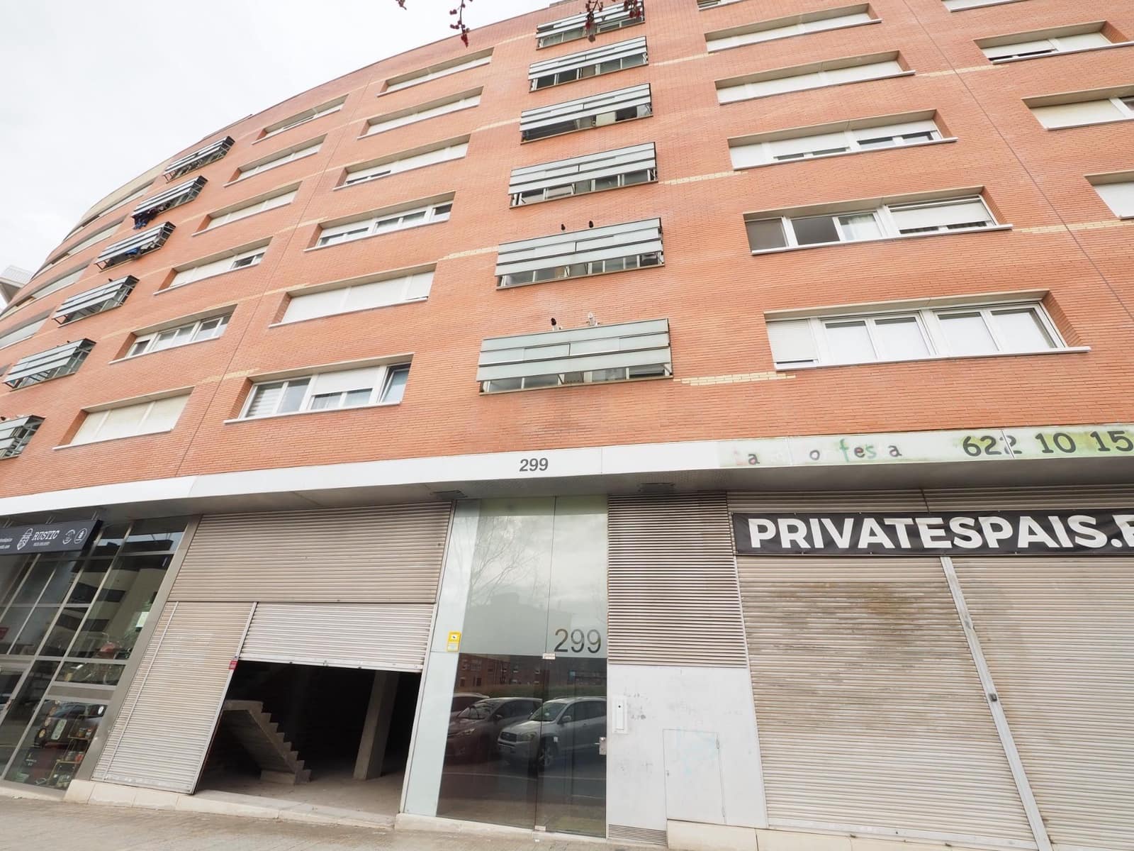 Commercial for sale in Terrassa - € 165,000 (Ref: 9908447)