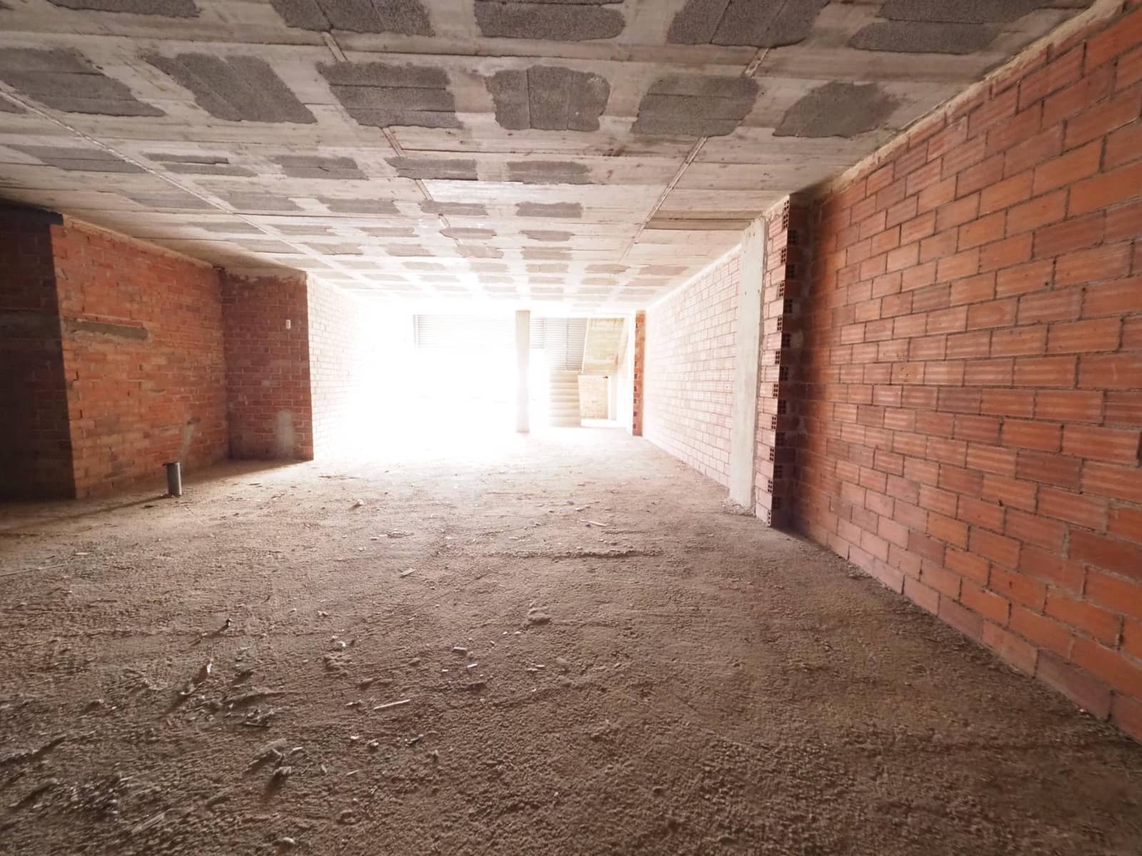 Commercial for sale in Terrassa - € 165,000 (Ref: 9908447)