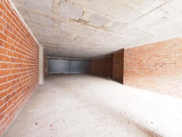 Comercial para venda em Terrassa - 165 000 € (Ref: 9908447)