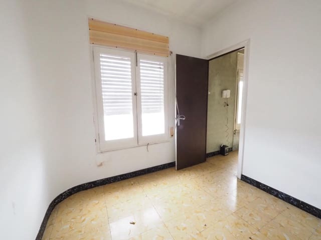 Piso de 3 habitaciones en Sant Vicenç de Castellet en venta - 95.000 € (Ref: 9908458)