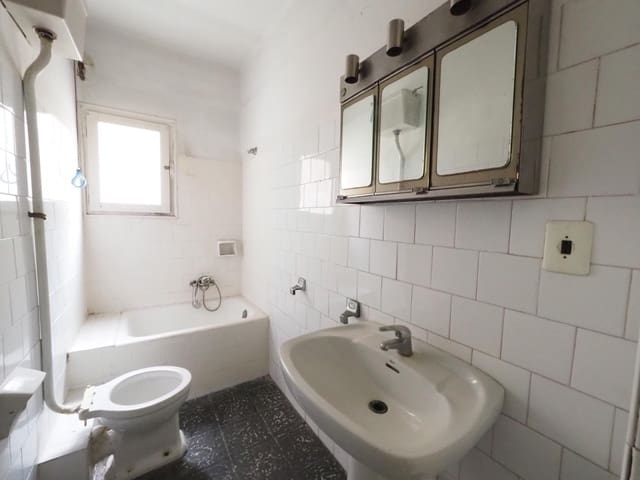 Piso de 3 habitaciones en Sant Vicenç de Castellet en venta - 95.000 € (Ref: 9908458)
