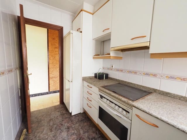 Piso de 3 habitaciones en Sant Vicenç de Castellet en venta - 95.000 € (Ref: 9908458)