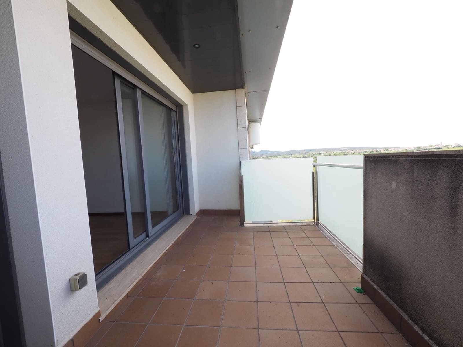 2 bedroom Apartment for sale in Vilafranca del Penedes - € 255,000 (Ref: 9908460)