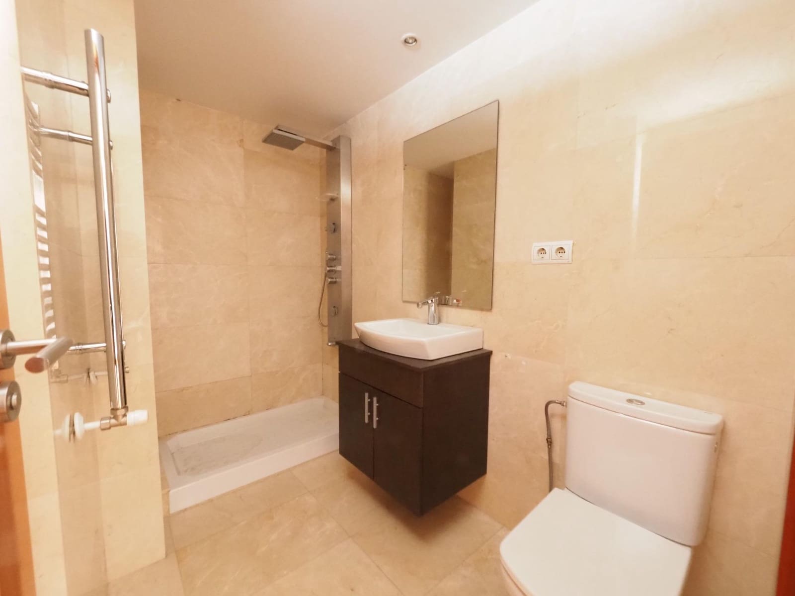 2 bedroom Apartment for sale in Vilafranca del Penedes - € 255,000 (Ref: 9908460)