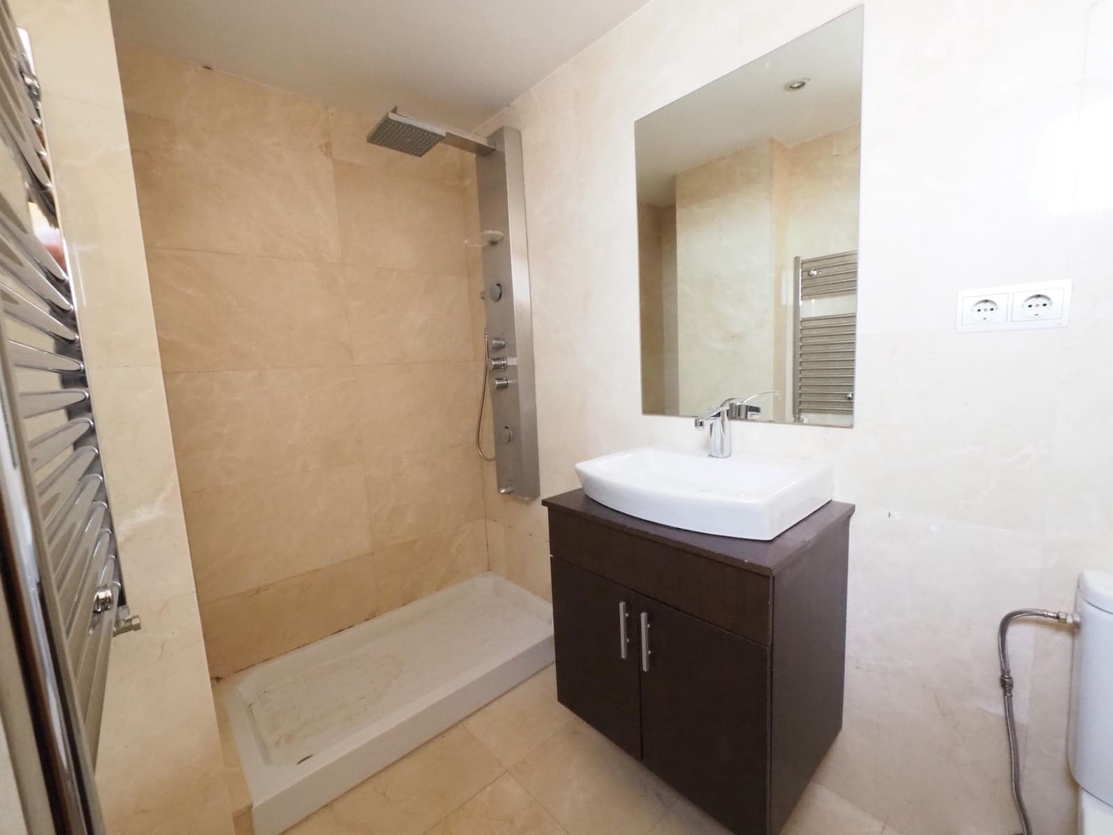 2 bedroom Apartment for sale in Vilafranca del Penedes - € 255,000 (Ref: 9908460)