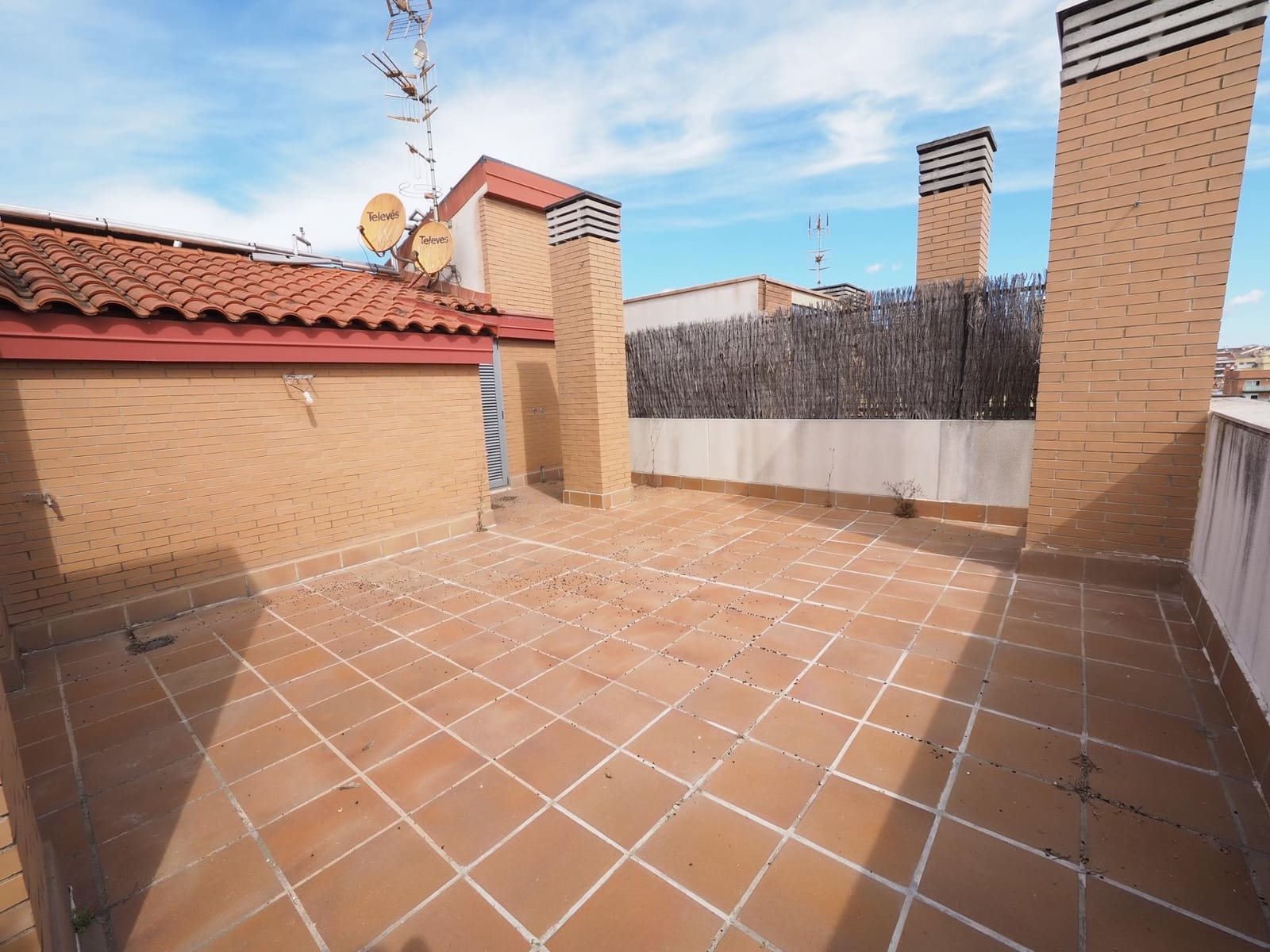2 bedroom Apartment for sale in Vilafranca del Penedes - € 255,000 (Ref: 9908460)