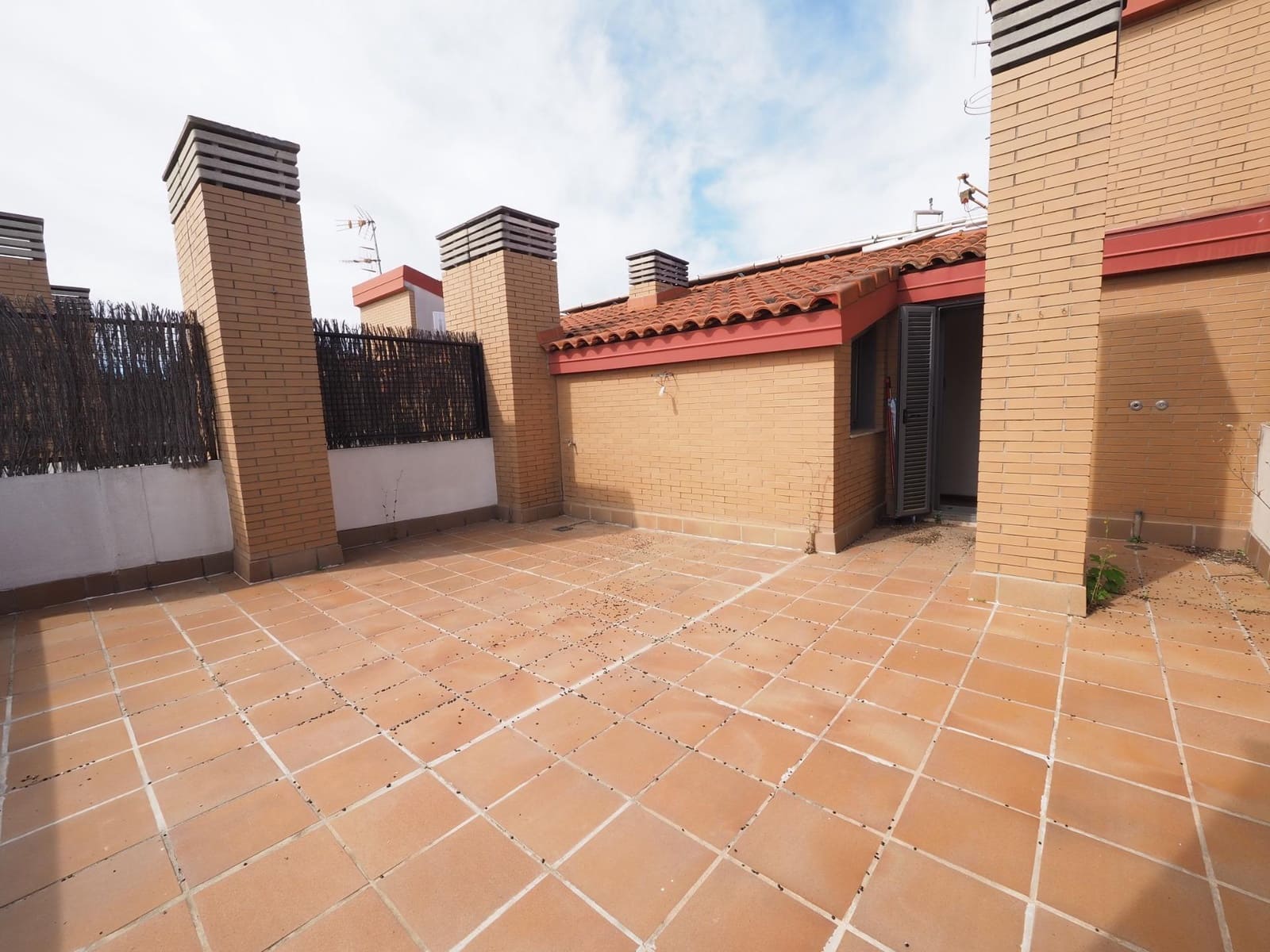 2 bedroom Apartment for sale in Vilafranca del Penedes - € 255,000 (Ref: 9908460)