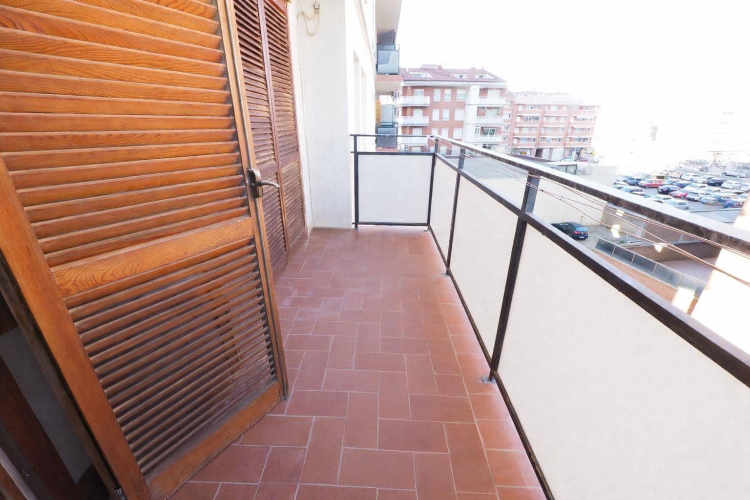 Piso de 4 habitaciones en Igualada en venta - 169.000 € (Ref: 9908462)