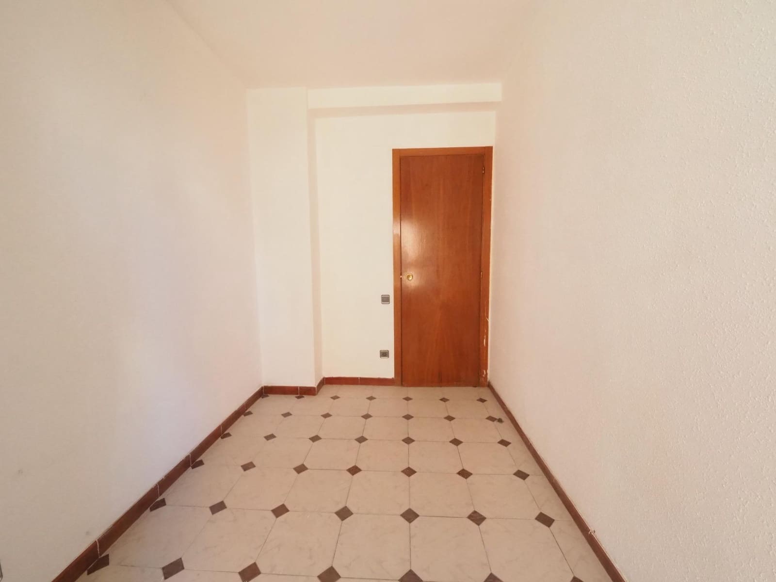 Piso de 4 habitaciones en Igualada en venta - 169.000 € (Ref: 9908462)