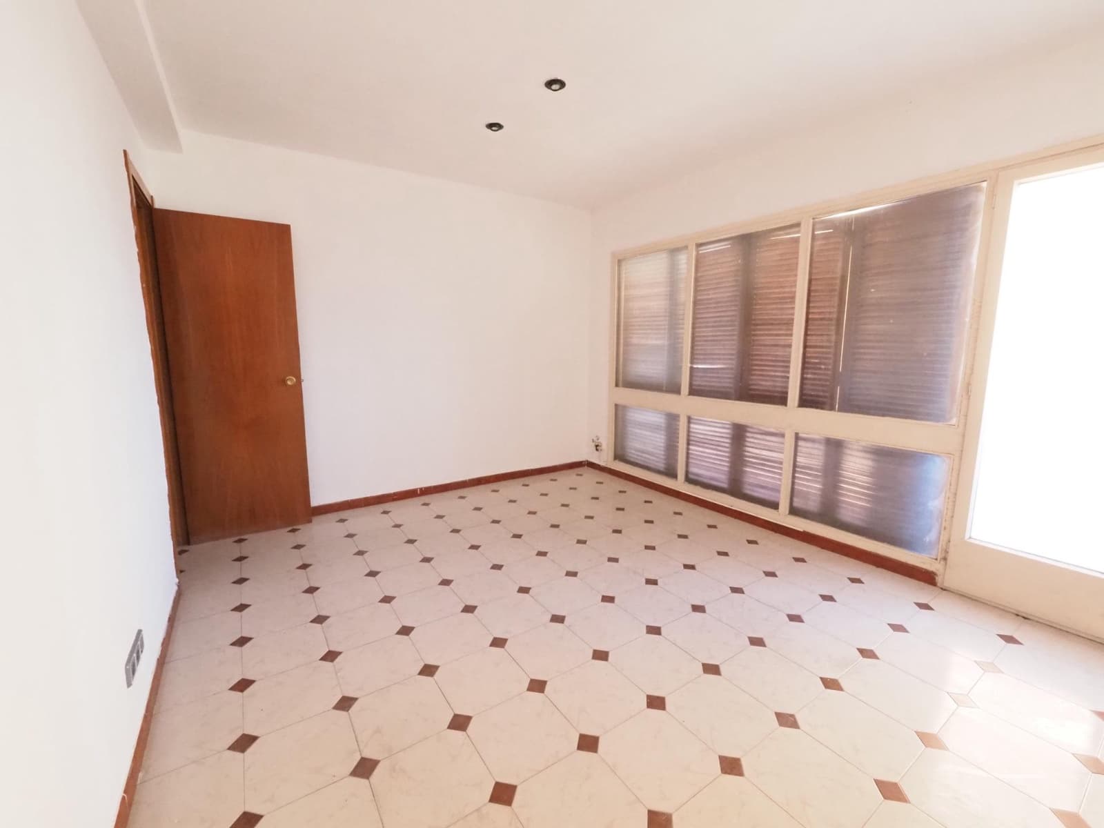 Piso de 4 habitaciones en Igualada en venta - 169.000 € (Ref: 9908462)