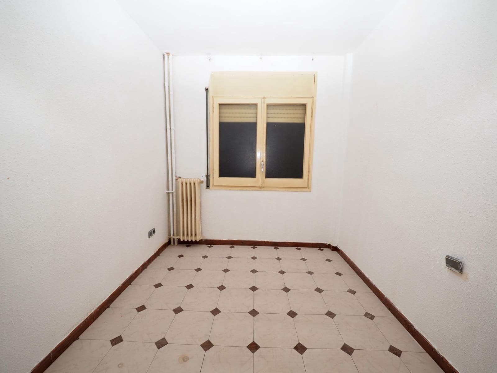 Piso de 4 habitaciones en Igualada en venta - 169.000 € (Ref: 9908462)