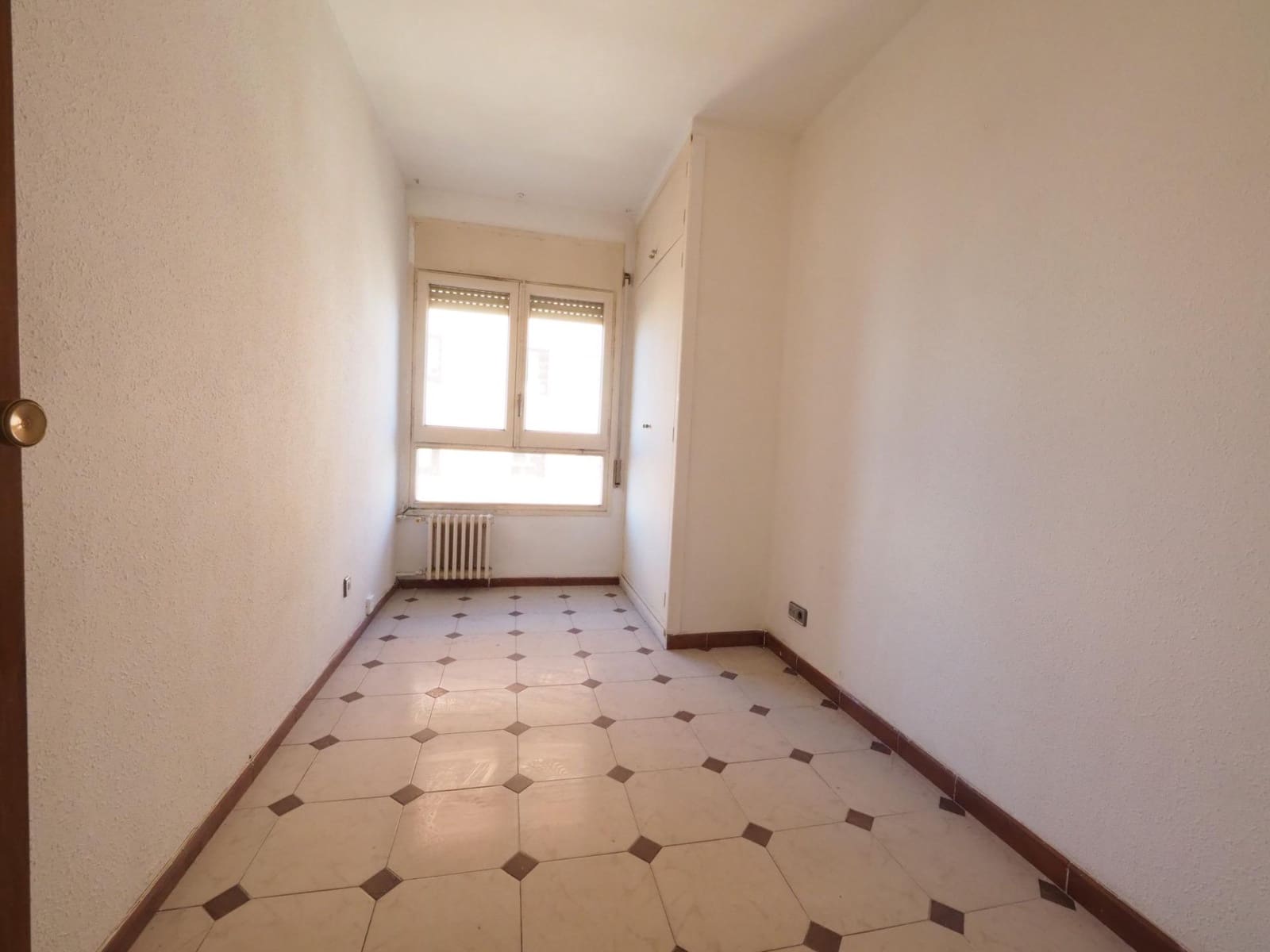 Piso de 4 habitaciones en Igualada en venta - 169.000 € (Ref: 9908462)