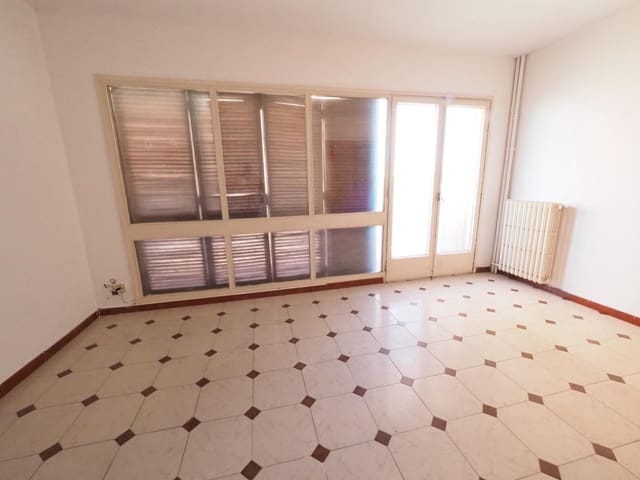 Piso de 4 habitaciones en Igualada en venta - 169.000 € (Ref: 9908462)