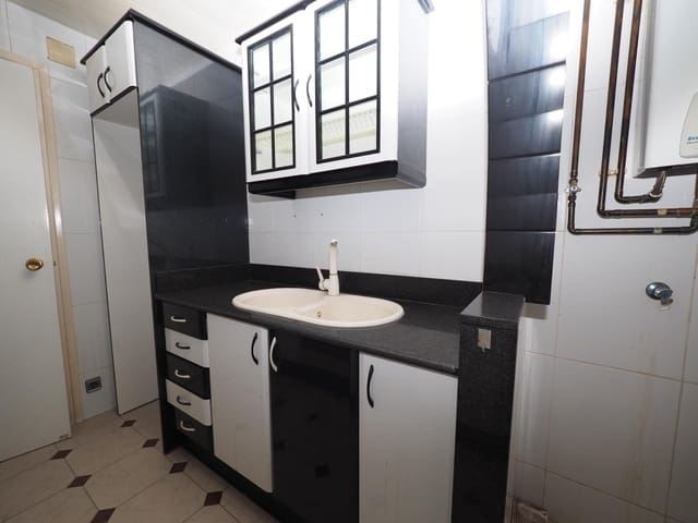 Piso de 4 habitaciones en Igualada en venta - 169.000 € (Ref: 9908462)