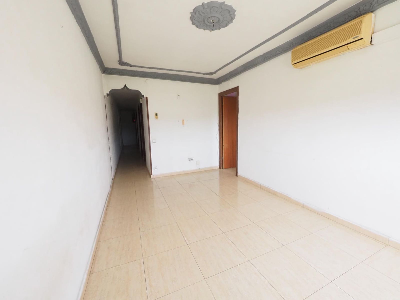 Ático de 3 habitaciones en Ripollet en venta - 75.000 € (Ref: 9908467)