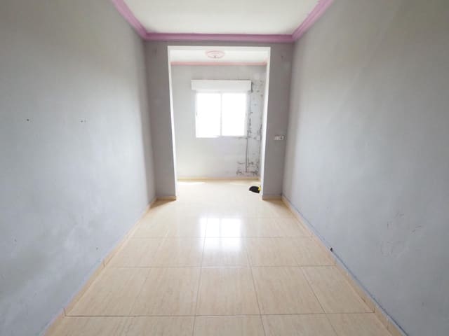 Ático de 3 habitaciones en Ripollet en venta - 75.000 € (Ref: 9908467)