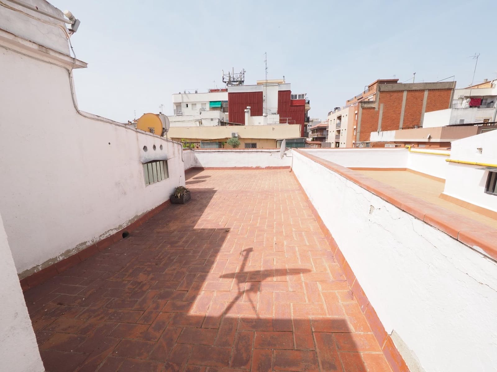Ático de 3 habitaciones en Ripollet en venta - 75.000 € (Ref: 9908467)