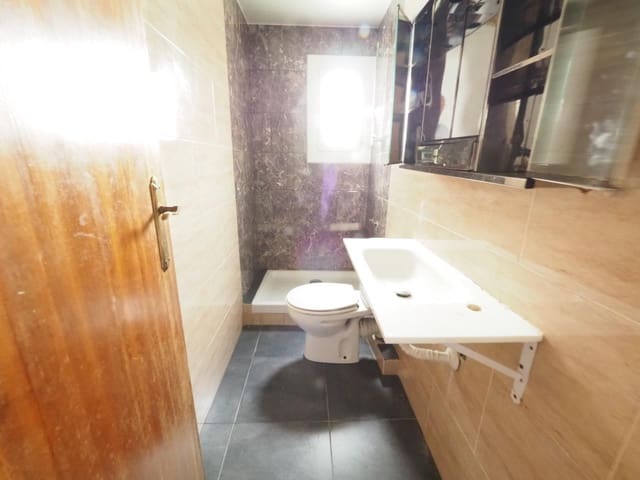 Ático de 3 habitaciones en Ripollet en venta - 75.000 € (Ref: 9908467)