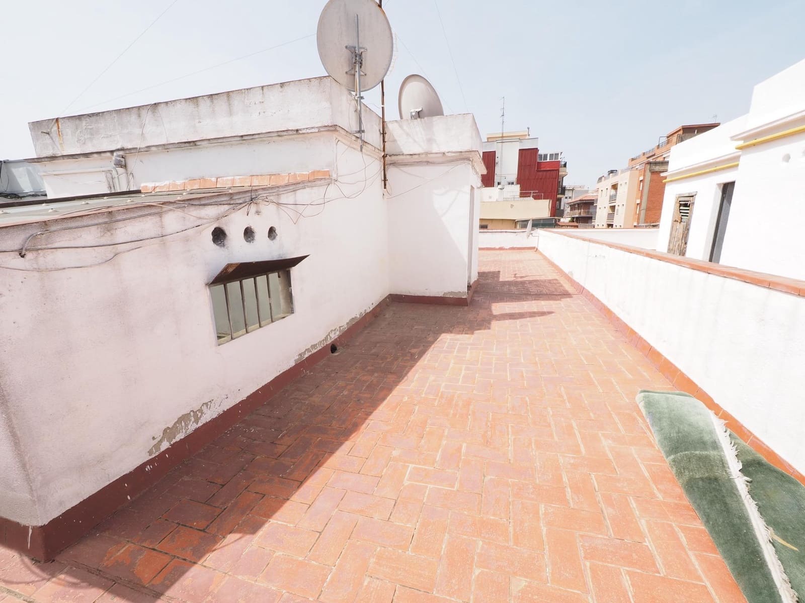 Ático de 3 habitaciones en Ripollet en venta - 75.000 € (Ref: 9908467)