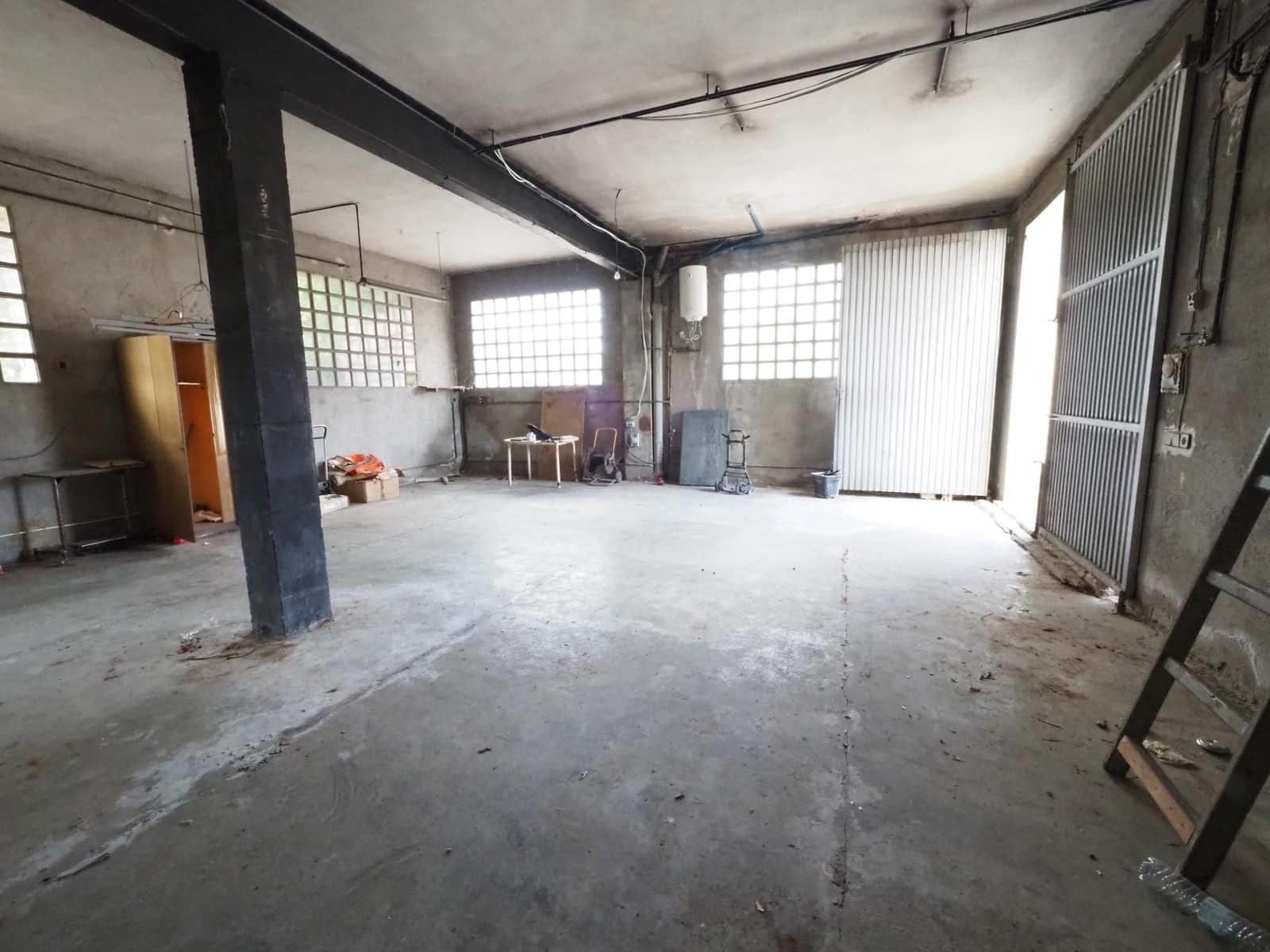 4 bedroom Finca/Country House for sale in La Pobla de Claramunt with garage - € 360,000 (Ref: 9908471)