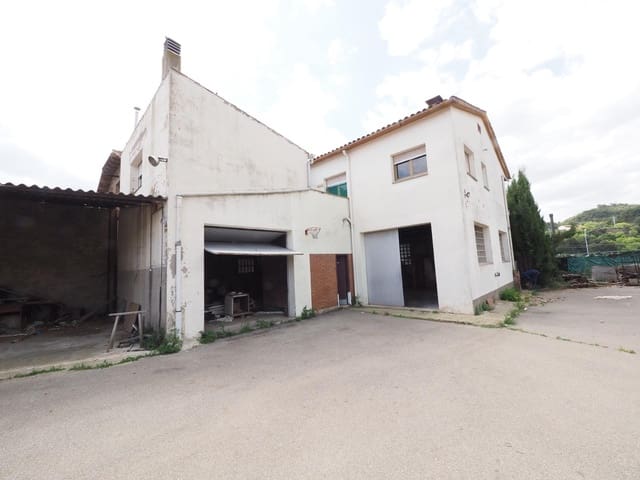 4 bedroom Finca/Country House for sale in La Pobla de Claramunt with garage - € 360,000 (Ref: 9908471)