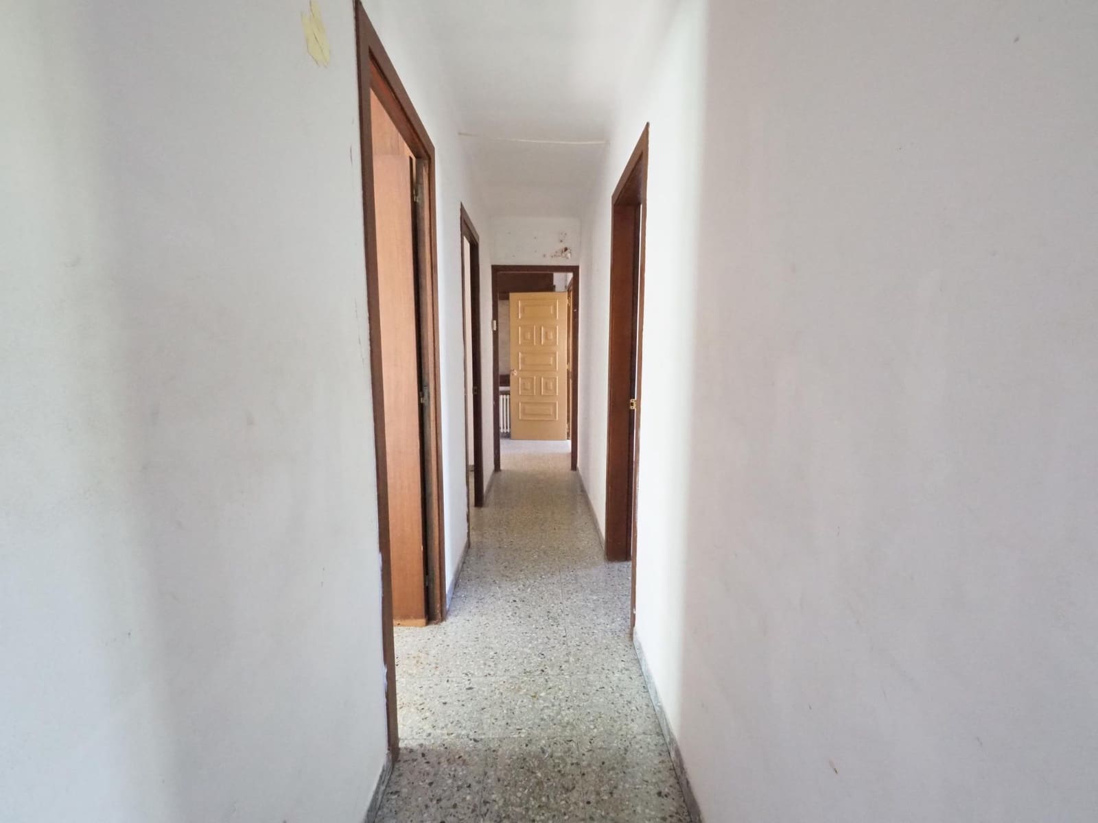 4 bedroom Finca/Country House for sale in La Pobla de Claramunt with garage - € 360,000 (Ref: 9908471)
