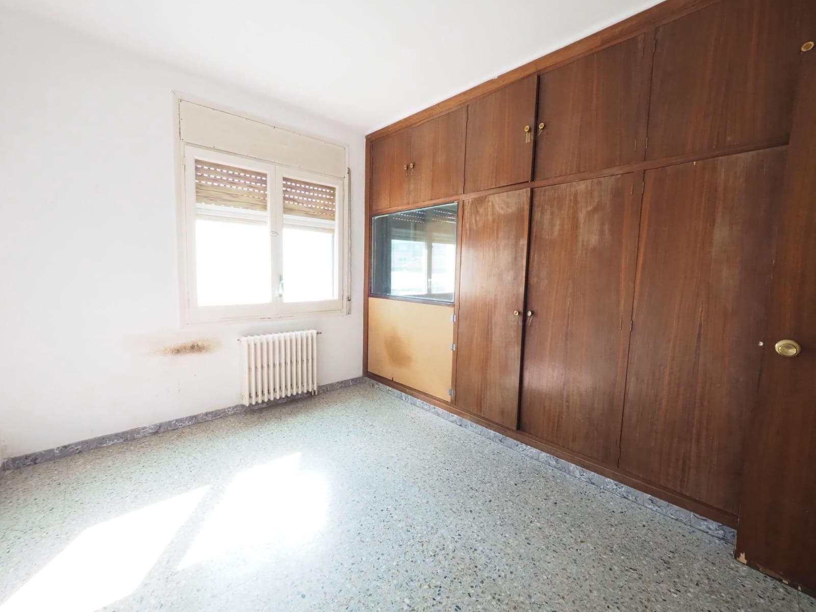 4 bedroom Finca/Country House for sale in La Pobla de Claramunt with garage - € 360,000 (Ref: 9908471)