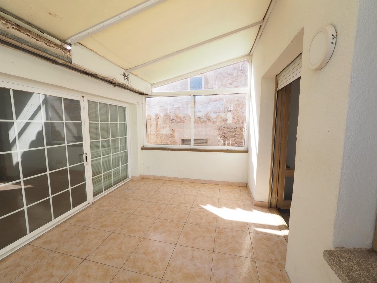 4 bedroom Finca/Country House for sale in La Pobla de Claramunt with garage - € 360,000 (Ref: 9908471)