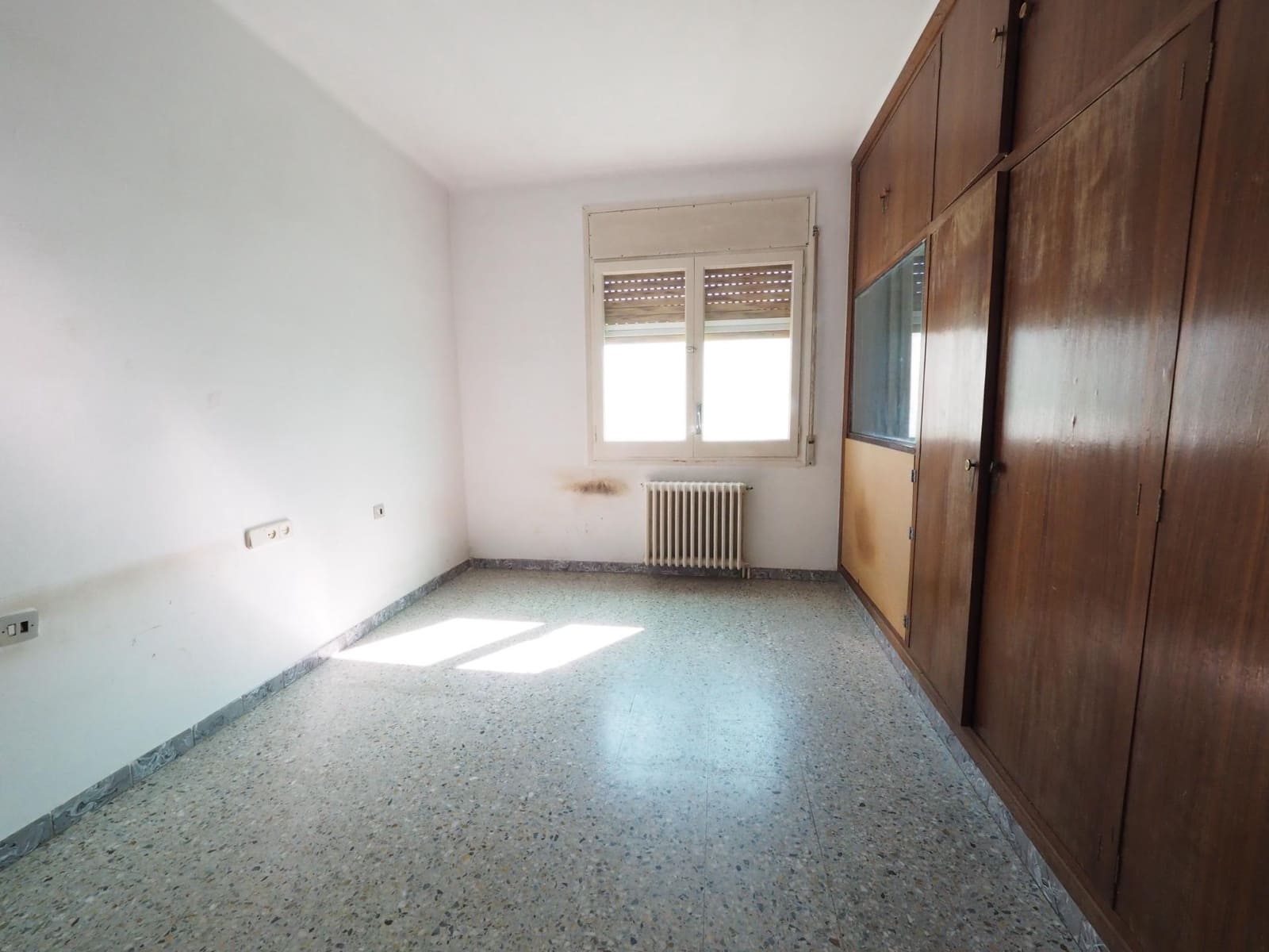4 bedroom Finca/Country House for sale in La Pobla de Claramunt with garage - € 360,000 (Ref: 9908471)
