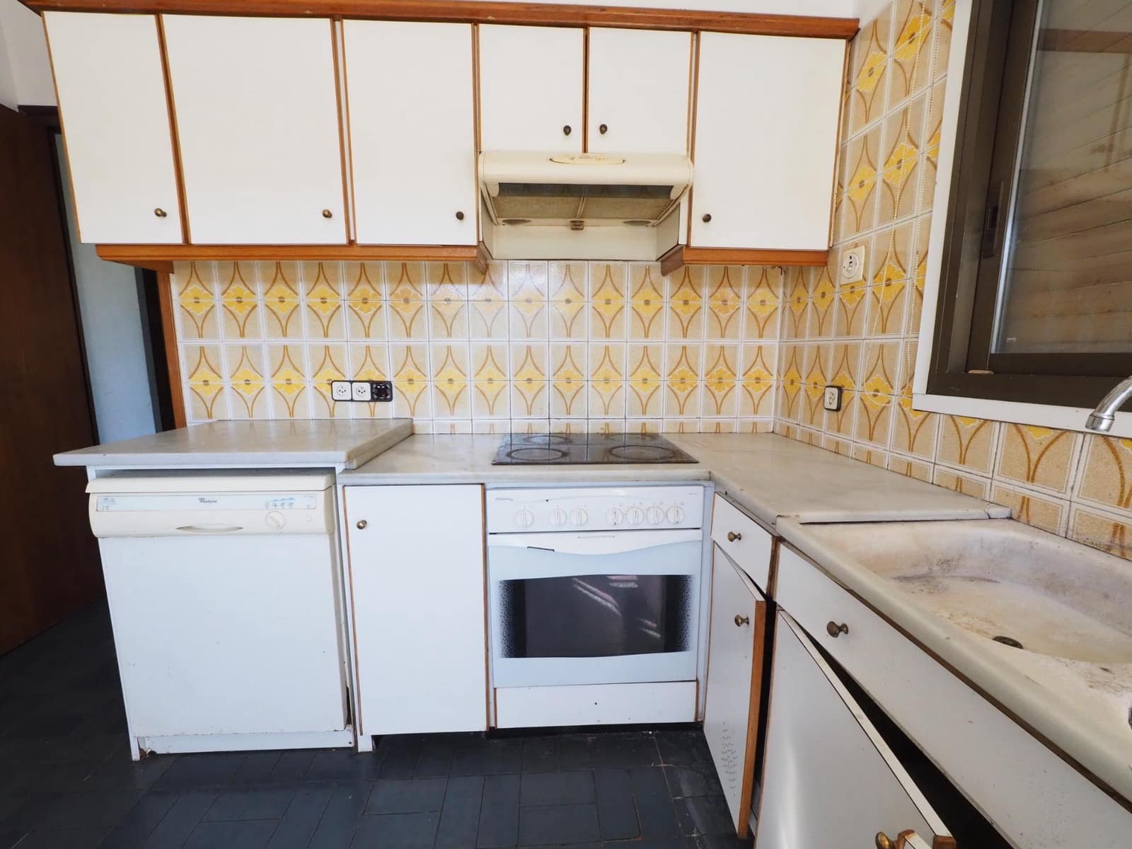 4 bedroom Finca/Country House for sale in La Pobla de Claramunt with garage - € 360,000 (Ref: 9908471)