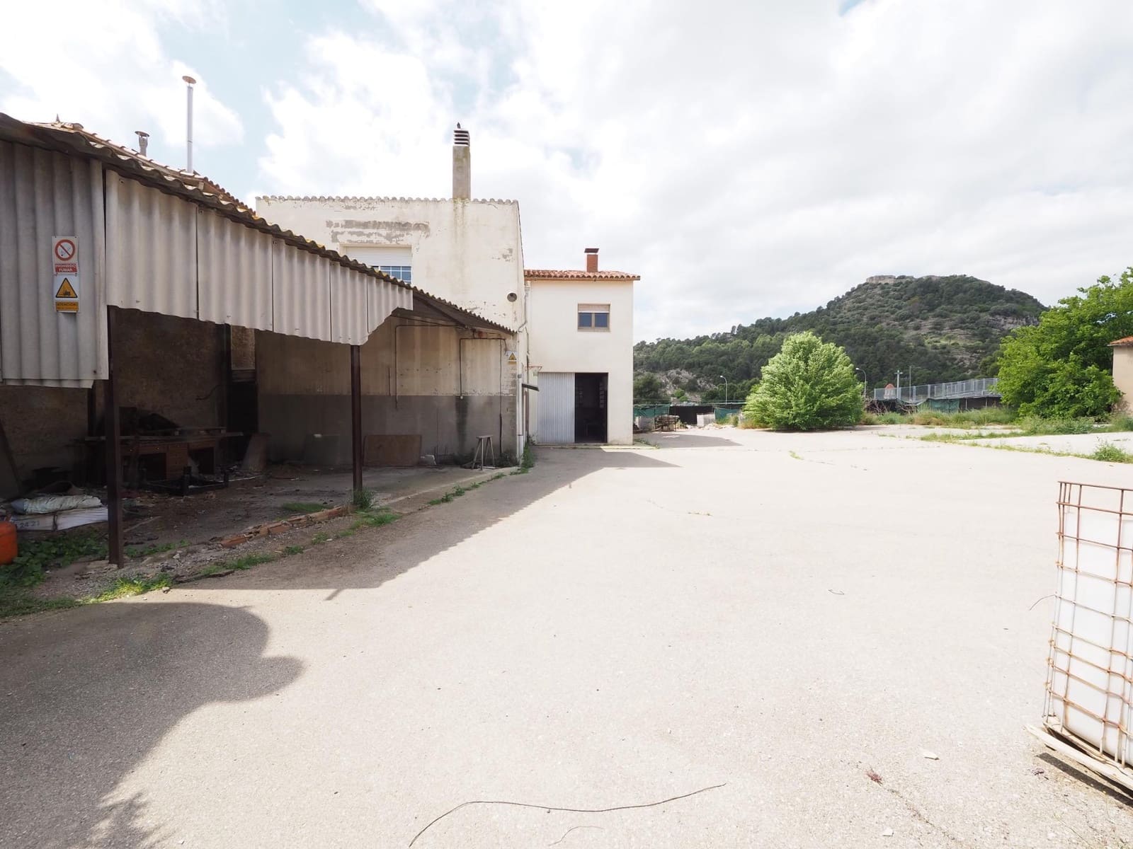 4 bedroom Finca/Country House for sale in La Pobla de Claramunt with garage - € 360,000 (Ref: 9908471)