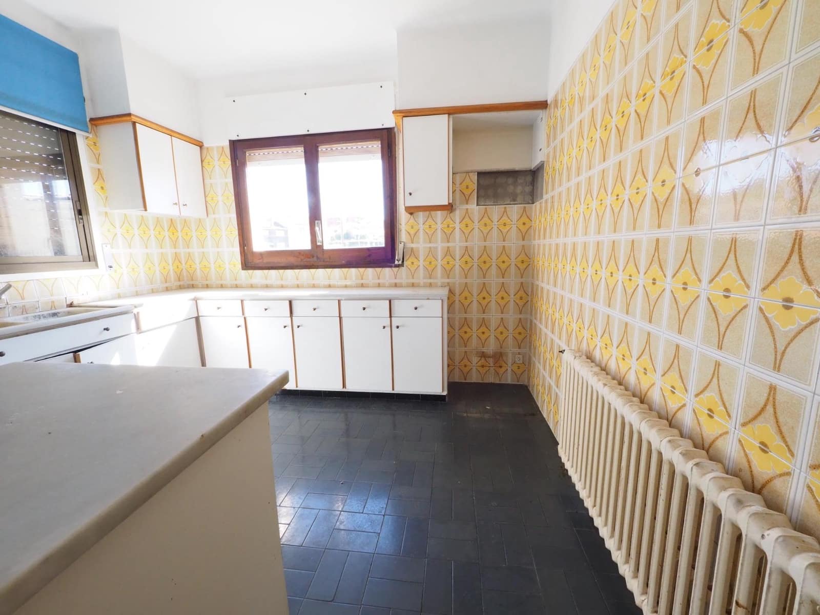 4 bedroom Finca/Country House for sale in La Pobla de Claramunt with garage - € 360,000 (Ref: 9908471)