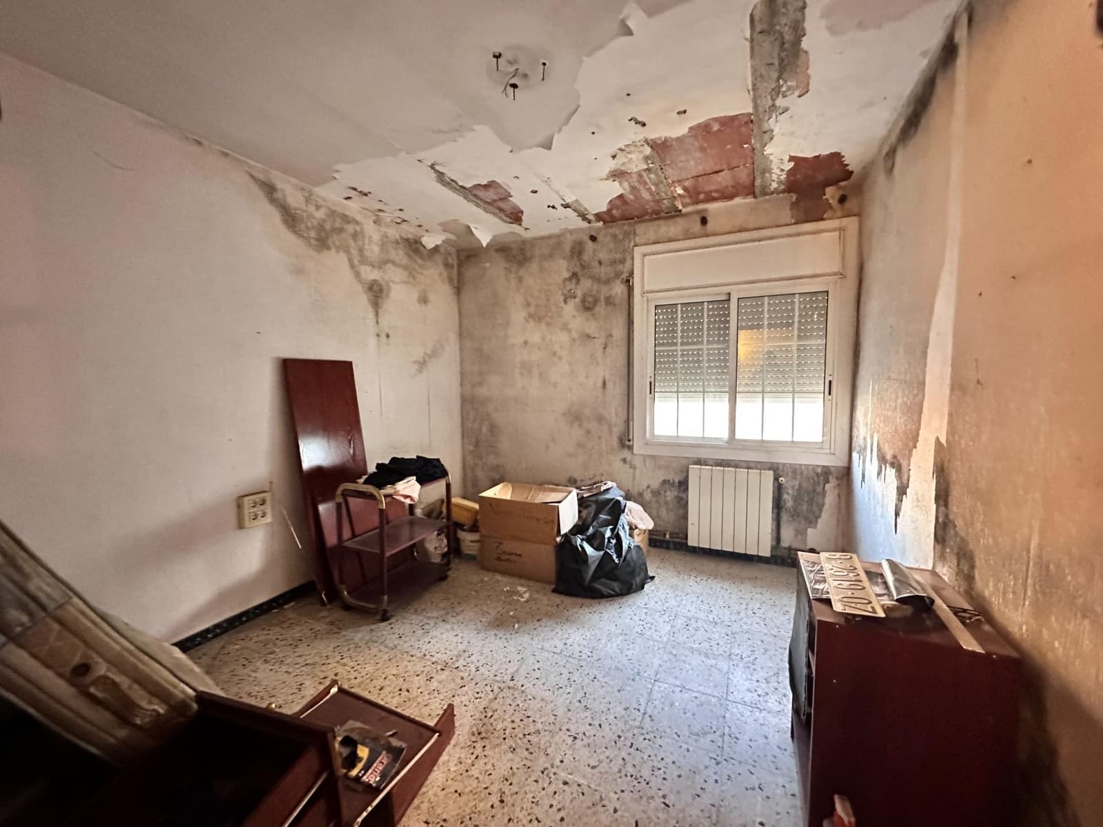 Casa de 5 habitaciones en Montcada i Reixac en venta - 230.000 € (Ref: 9908472)