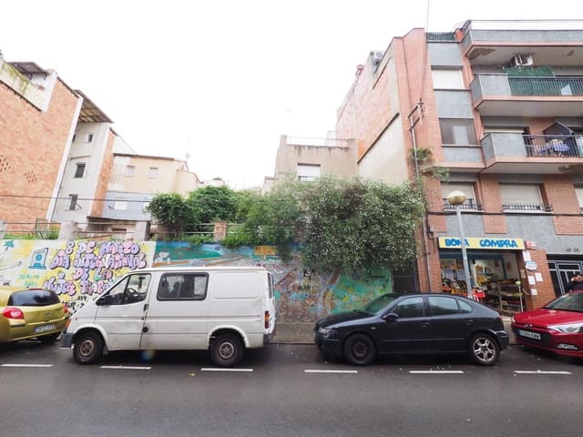 5 slaapkamer Huis te koop in Montcada i Reixac - € 230.000 (Ref: 9908472)