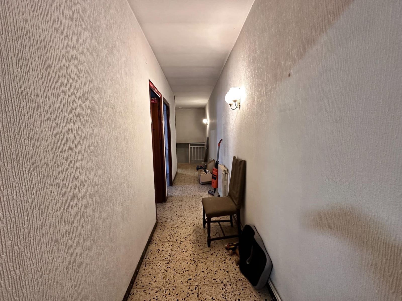 Casa de 5 habitaciones en Montcada i Reixac en venta - 230.000 € (Ref: 9908472)