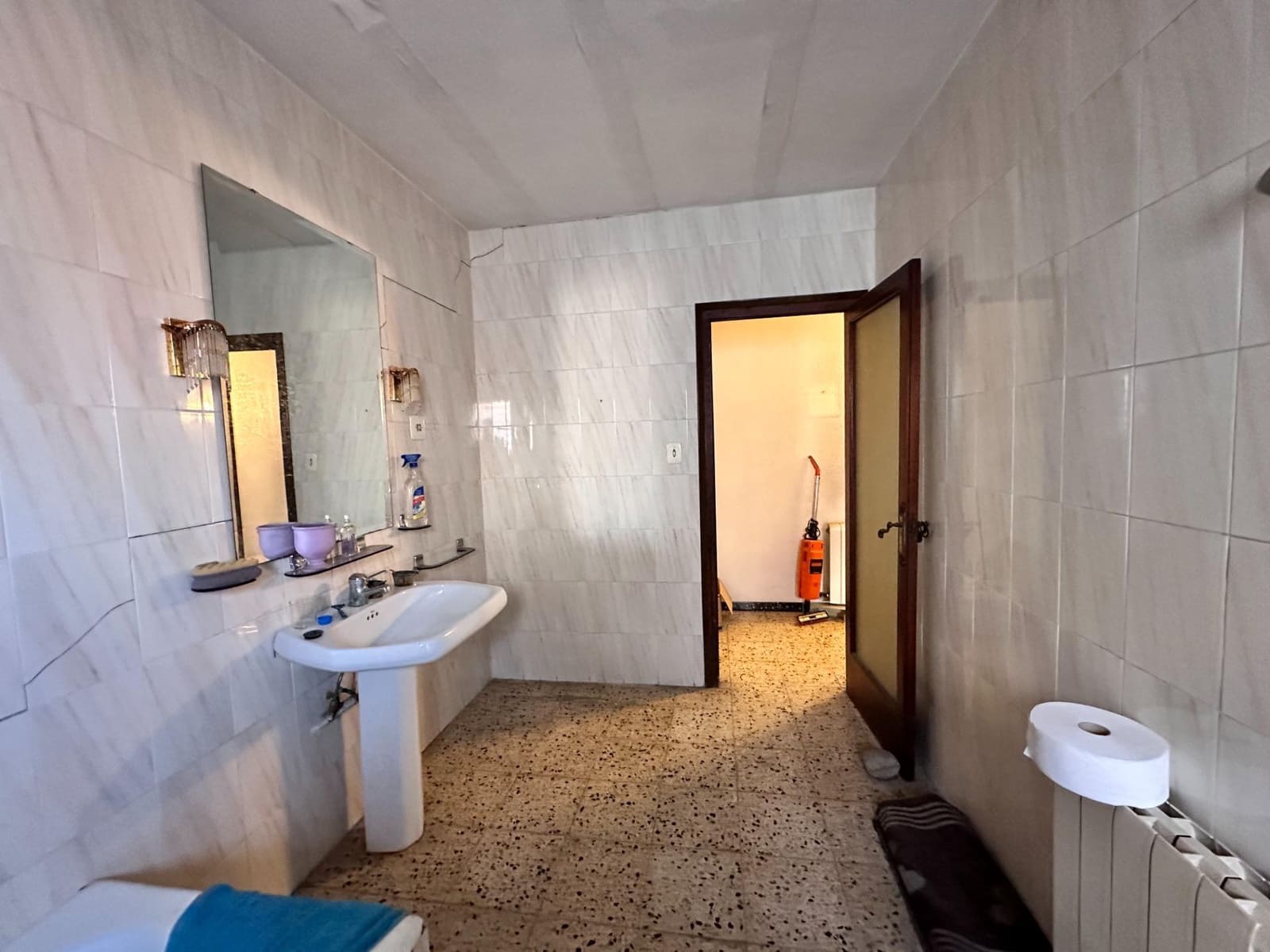 Casa de 5 habitaciones en Montcada i Reixac en venta - 230.000 € (Ref: 9908472)