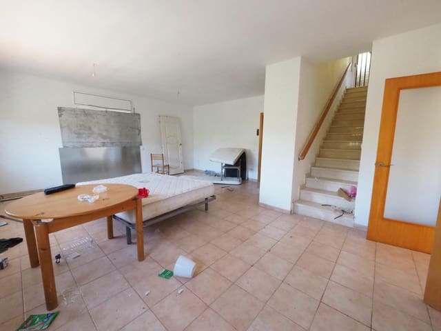 4 chambre Villa/Maison Mitoyenne à vendre à Canyelles avec garage - 280 000 € (Ref: 9908476)