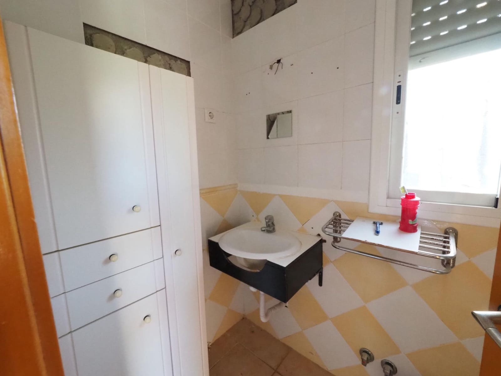 4 chambre Villa/Maison Mitoyenne à vendre à Canyelles avec garage - 280 000 € (Ref: 9908476)