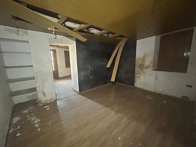 Piso de 3 habitaciones en Gironella en venta - 42.000 € (Ref: 9908477)