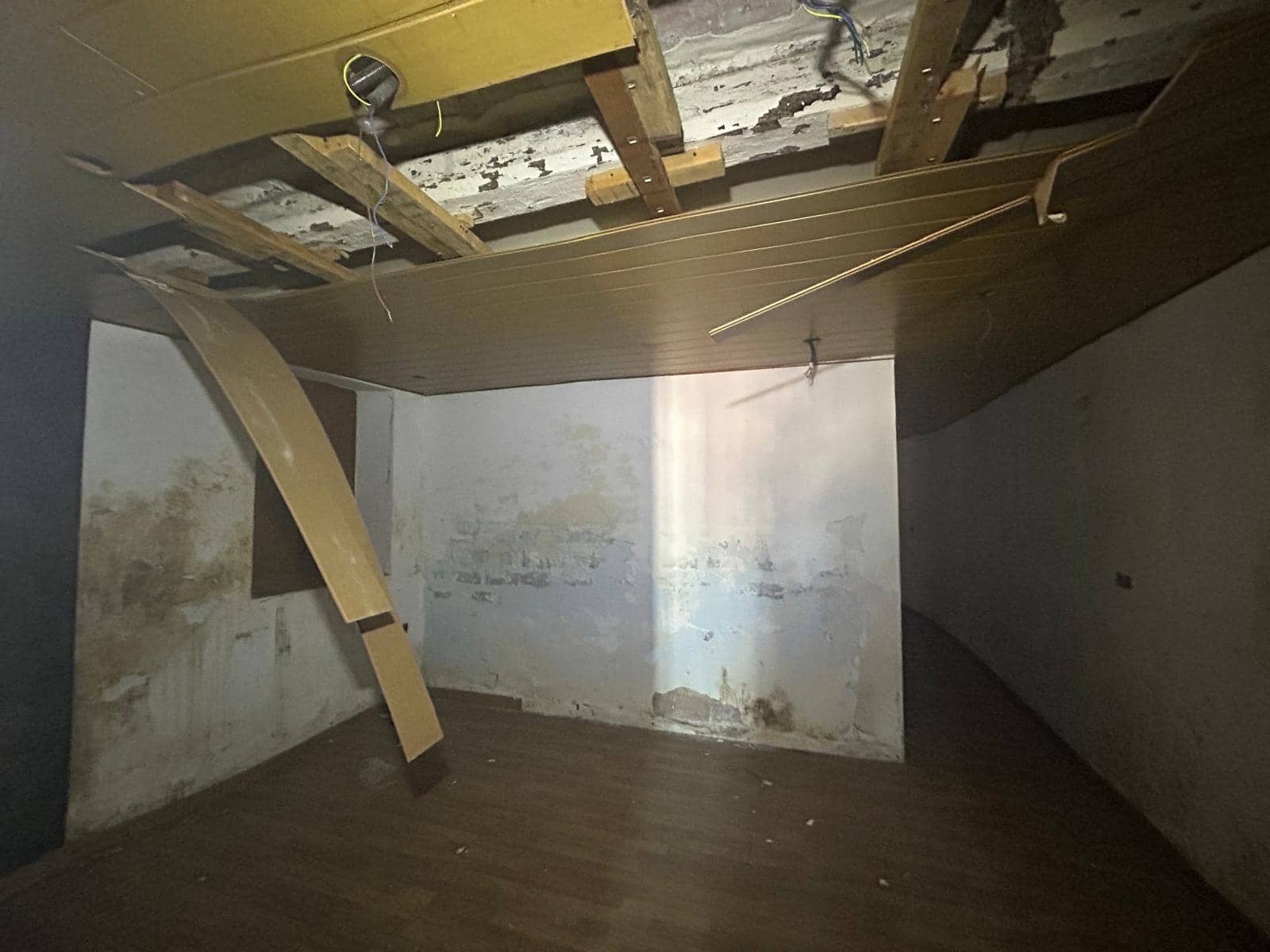 Piso de 3 habitaciones en Gironella en venta - 42.000 € (Ref: 9908477)