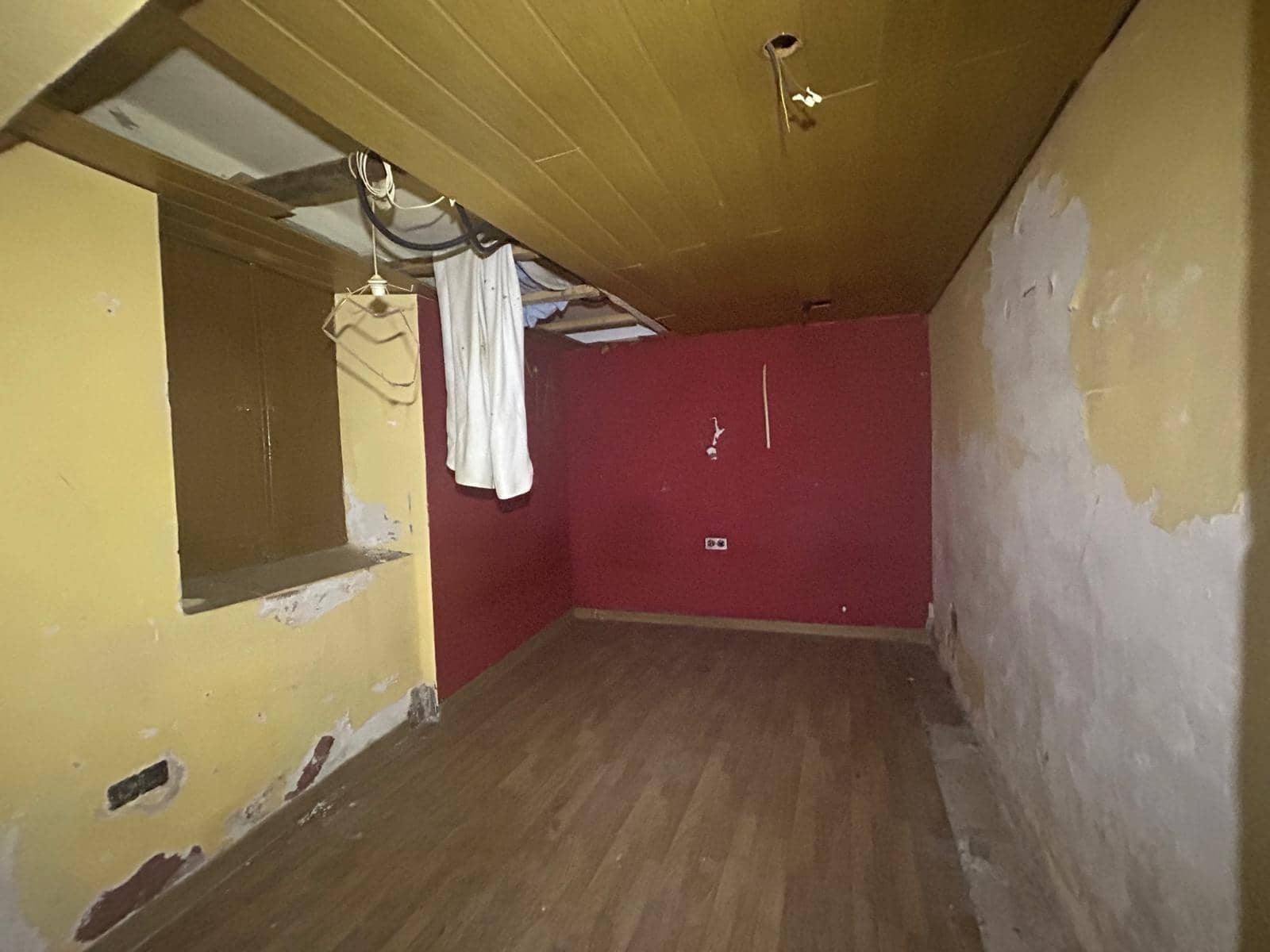 Piso de 3 habitaciones en Gironella en venta - 42.000 € (Ref: 9908477)