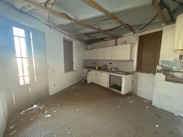 Piso de 3 habitaciones en Gironella en venta - 42.000 € (Ref: 9908477)